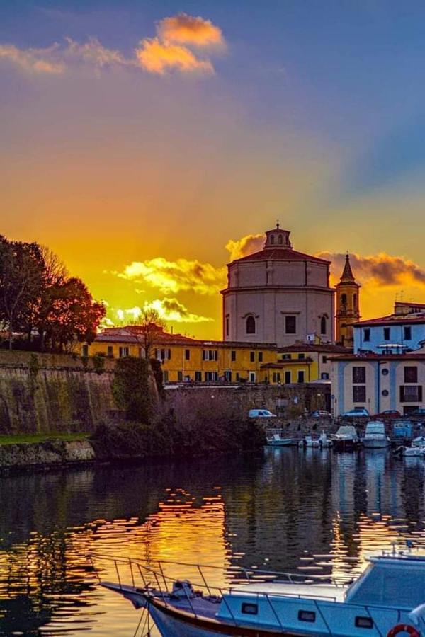 Mansarda Pieno Centro Apartment Livorno Luaran gambar