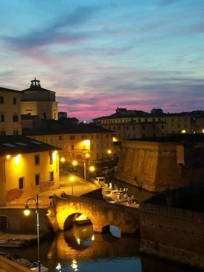 Mansarda Pieno Centro Apartment Livorno Luaran gambar